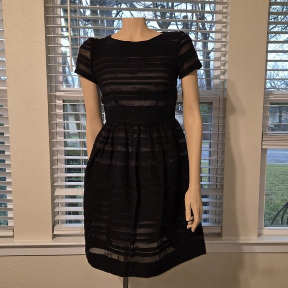 Ann Taylor Loft black dress lace overlay XS knee length short sleeve - Picture 3 of 4